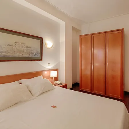 Πανσιόν Albergaria Da Se & 3*